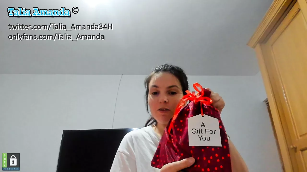 Talia Amanda – unpacking my presents