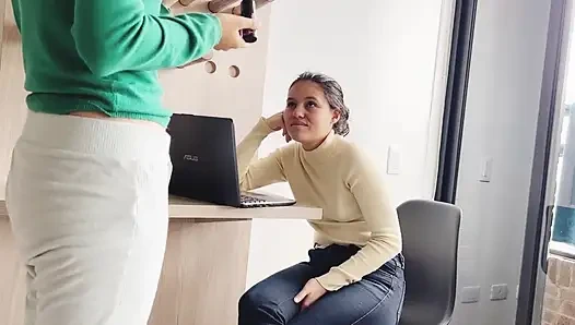 Saya mengikuti mantan lesbian saya di apartemen barunya!!