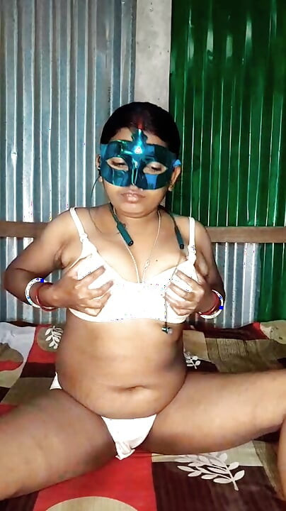 Mamoni bhabi hot romence in double mini vibretor mechine so sexy and hard cor
