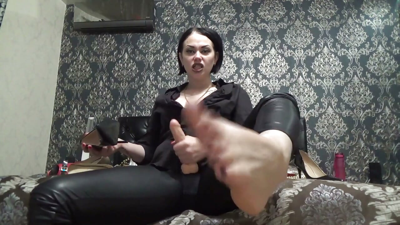 Buď otrokem mých nohou a chytej koule