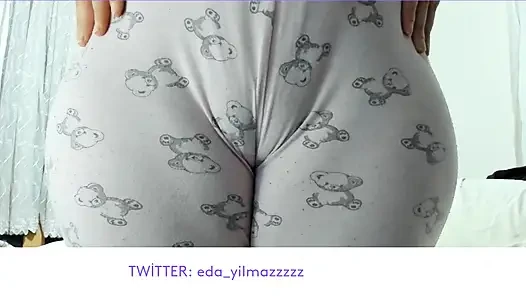JARI KAKI UNTA- MASTURBASI DALAM PIYAMA- PORNO TURKI- MILF TURKI