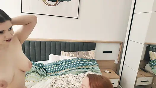 StepSister films a Blog about how StepBrother is having Sex with a Girl and ends up in a Threesome with them