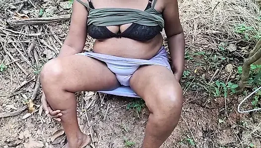 Old Aunty Outdoor Show Hottest Viral Video