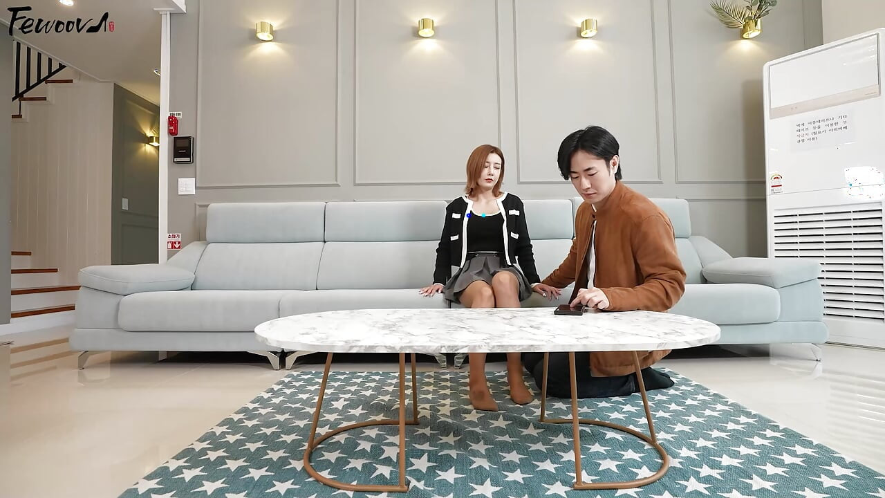 ผู้หญิงที่แต่งงานแล้วที่มีเท้าที่อ่อนไหว