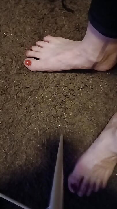 Feet: Al Bundy hates feet, but maybe you like... Andy du pimmel