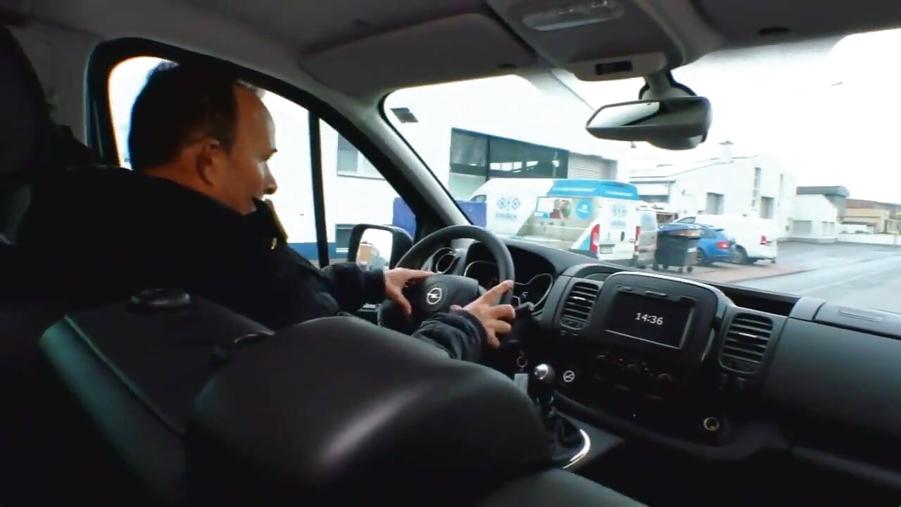 Milf fucking milf fingering in the car