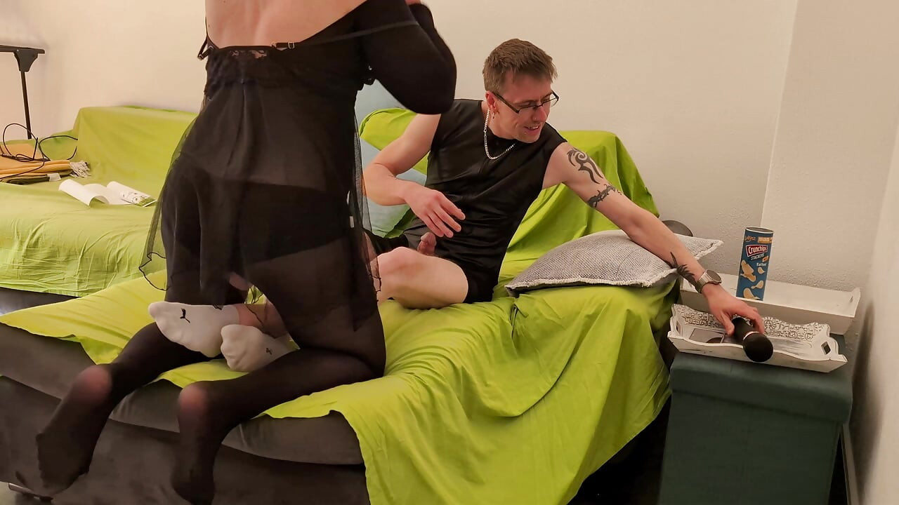 My stepmother playing with Sex Toy an become a Comeshut