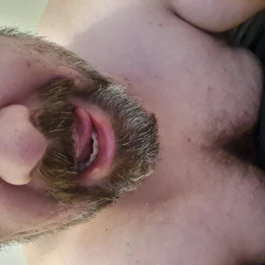 Austrian porn video – Closeup of pissmouth