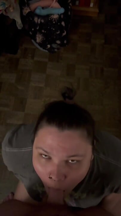 Mamada amateur casera y facial sin maquillaje