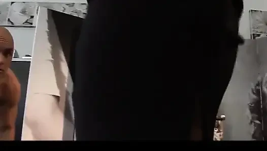 Göt sikişi kıllı amcık dildoyla oynuyor