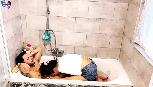 My Roommate Gives Me a Blowjob in the Bathtub and Gets Cum on Wet Jeans