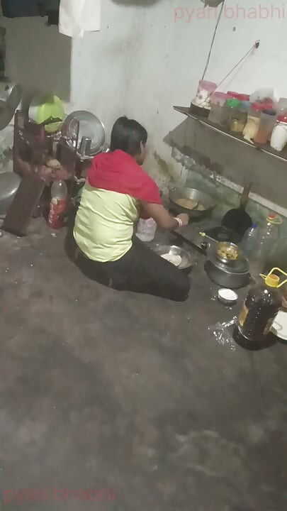 Sister-in-law in the kitchen, brother-in-law's land ke pani nikali apni hands se big boobs dikha kar phir ass chudai hindi audio handjobs