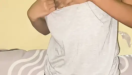 Pinay Ate Nagpatira Sa Pinsan nya!!