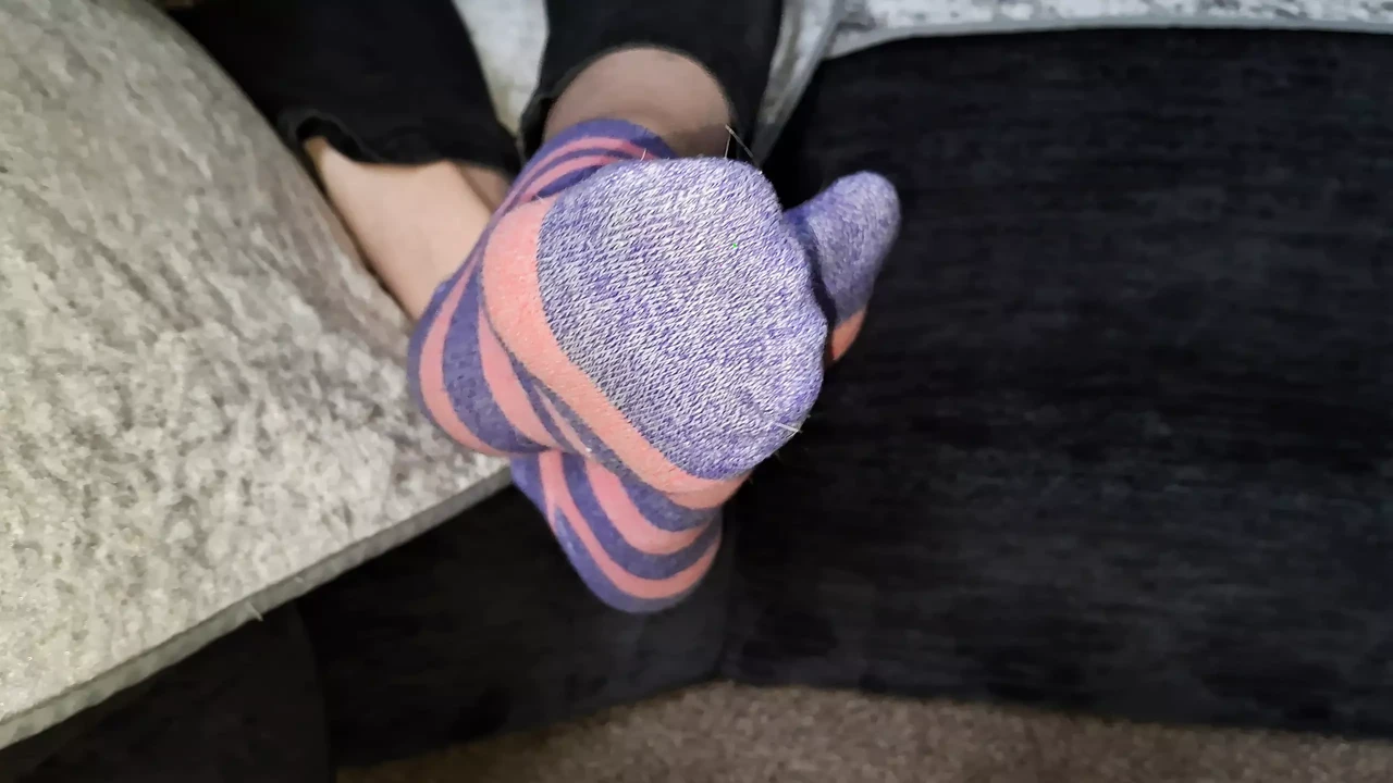 Removing my Girlfriends socks and massaging her feet with oil