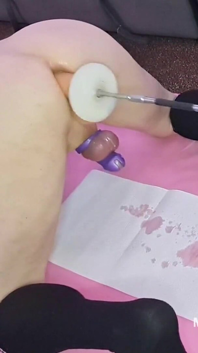Powerful moment from "Mature DILF Mike Essex hands free chastity cage cum and pee squirt on the fucking machine"
