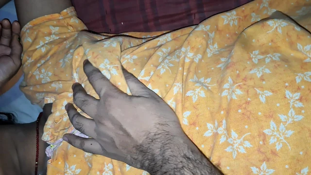 Neighbour Bhabhi Sex at Her Home