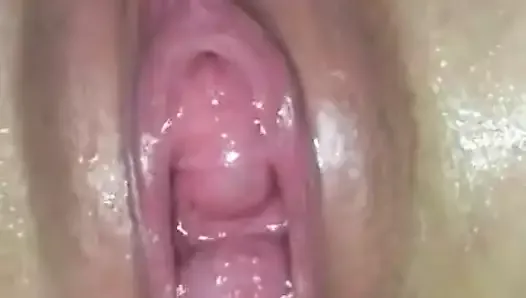 Wife gets her pussy fisted and squirts