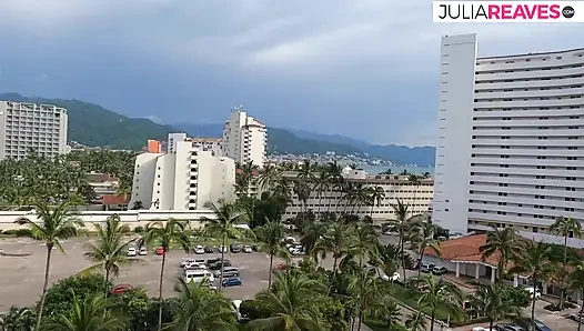 Gadis hot lagi asik nyepong kontol ukuran raksasa sampai dicrot di mulut