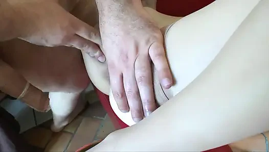 Lubang pantat bahenol cewek ini dientot habis-habisan sampai lubangnya menganga lebar