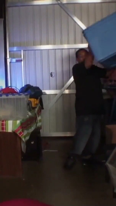 Kleine weisse muschi von riesigen schwarzen schwanz gefickt | Clip 1