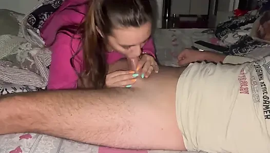 Ateşli karımla sabah saksosu ve gırtlağına kadar alma