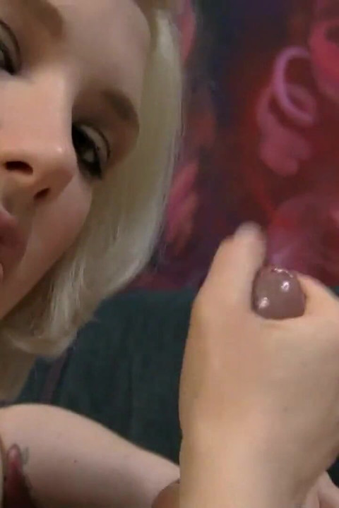 Siri Dahl giant jug jerk!