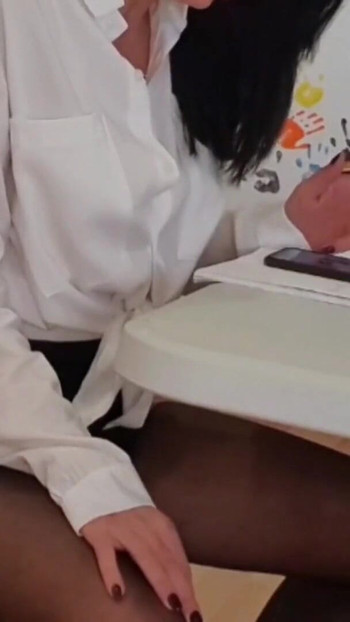 Thrilling moment from "Sexy secretary"