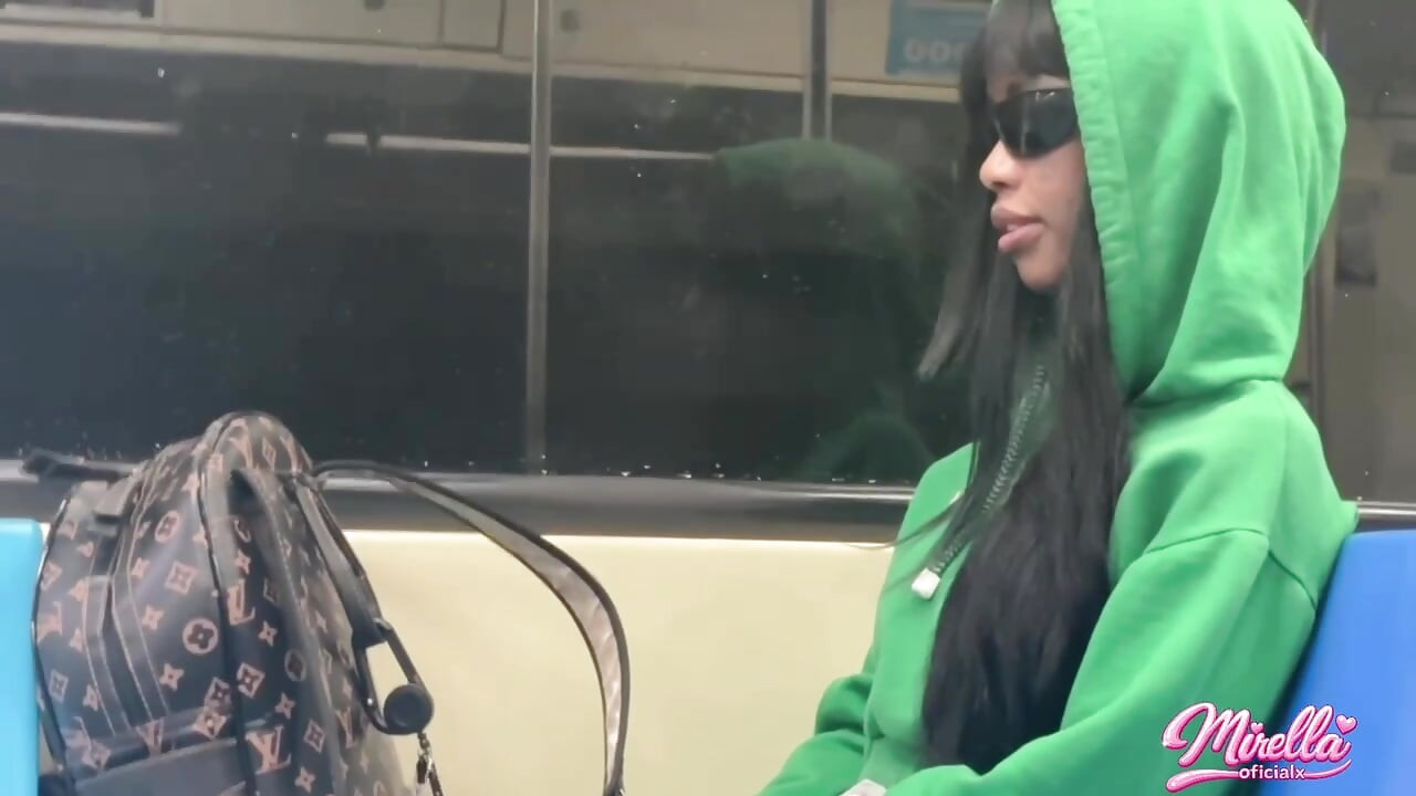 She Can't Stand to See the Volume Marking and Sucked Me Inside the São Paulo Subway