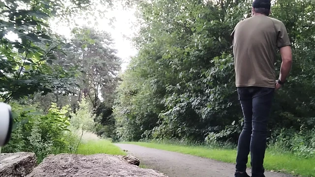 Cumshot in the park