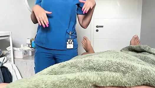 Hot Masseuse Puts On Latex Gloves For A Messy Happy Ending Cumshot