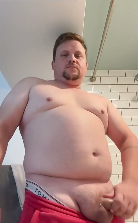 Jag gillar att rycka av att titta på mina egna videor, fan, de är heta!
