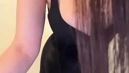 Stiefmutter mit dicken titten lutscht schwanz