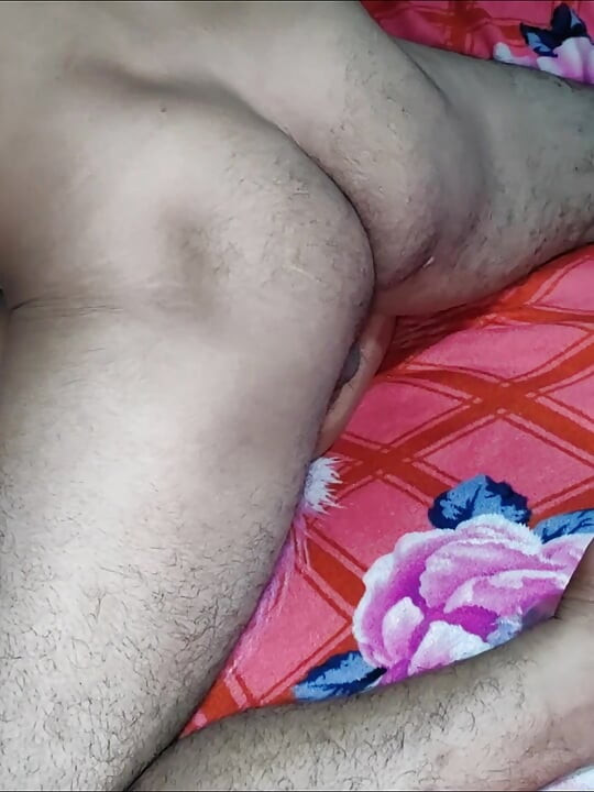 Open my vagina and it's my first time with my Tamil Indian stepsister in this X video.
