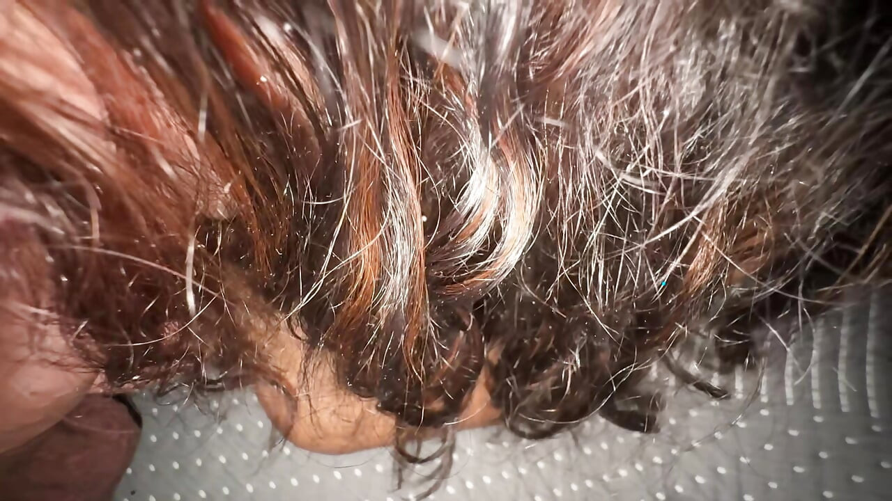 गरम सावत्र आई घरी शेजाऱ्याबरोबर तिच्या पतीची फसवणूक करते