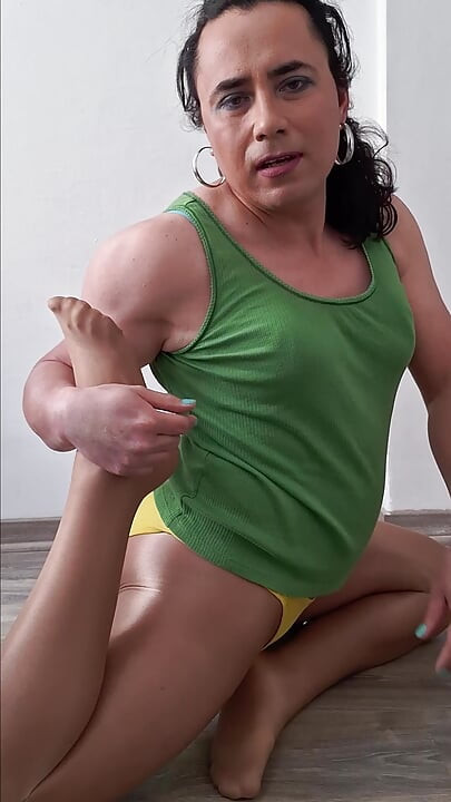 I stretch and masturbate in green