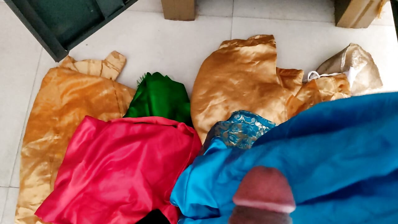 Satin Silk Handjob Porn - Urine on neighbor cloth and Handjob (159)