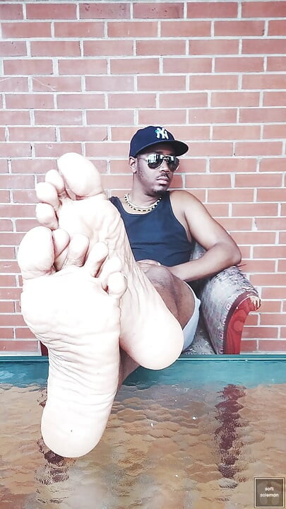 Retire meus sapatos no solário (2026)