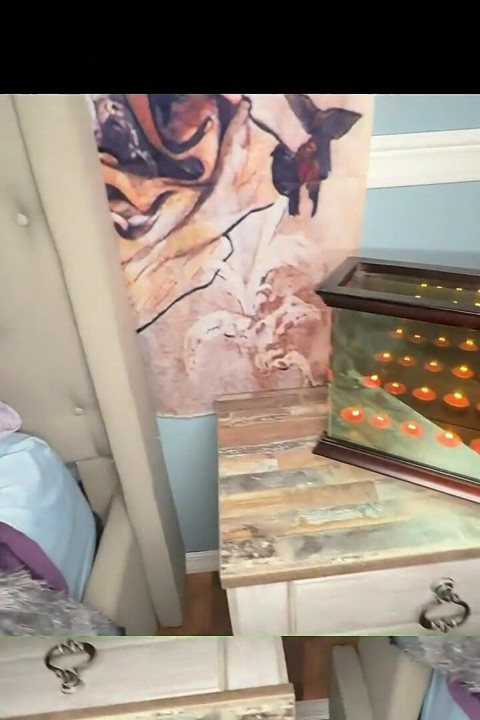Foxxxy mum ışığında sikişiyor