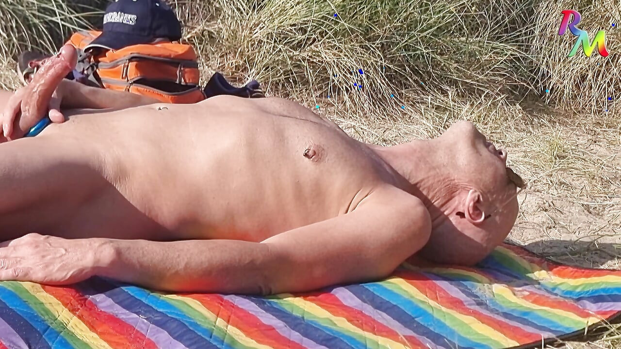 I wish I could go to Studland this weekend and do this again! People could see me cum!