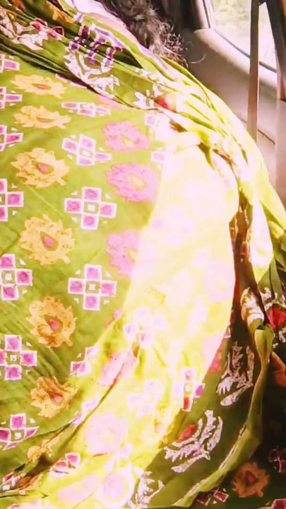 Telugu üvey anne üvey oğluyla arabada seks yapıyor. Seks ipuçları ve Telugu edepsiz konuşma. | Klip 2