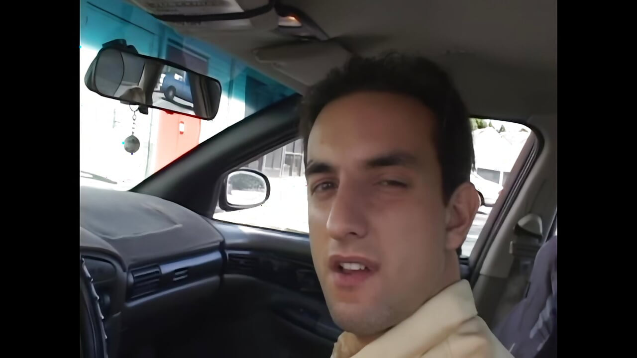 O blondă sexy și cu sâni mari, futută non-stop de un stud mare