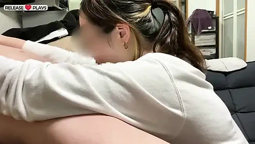 Фокус на частной съёмке сервиса. пышная задняя часть и интенсивное внимание, посвящённое одной цели