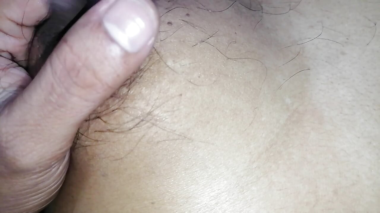 יופי אסייתי עירום מלא שדיים שעירים טיז איטי לפני סקס