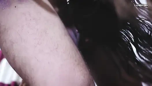 Дези молодая и возбужденная сводная сестра хочет гэнгбэнг с многократными камшотами на ее лицо от всех ее сводные братья (хинди аудио)