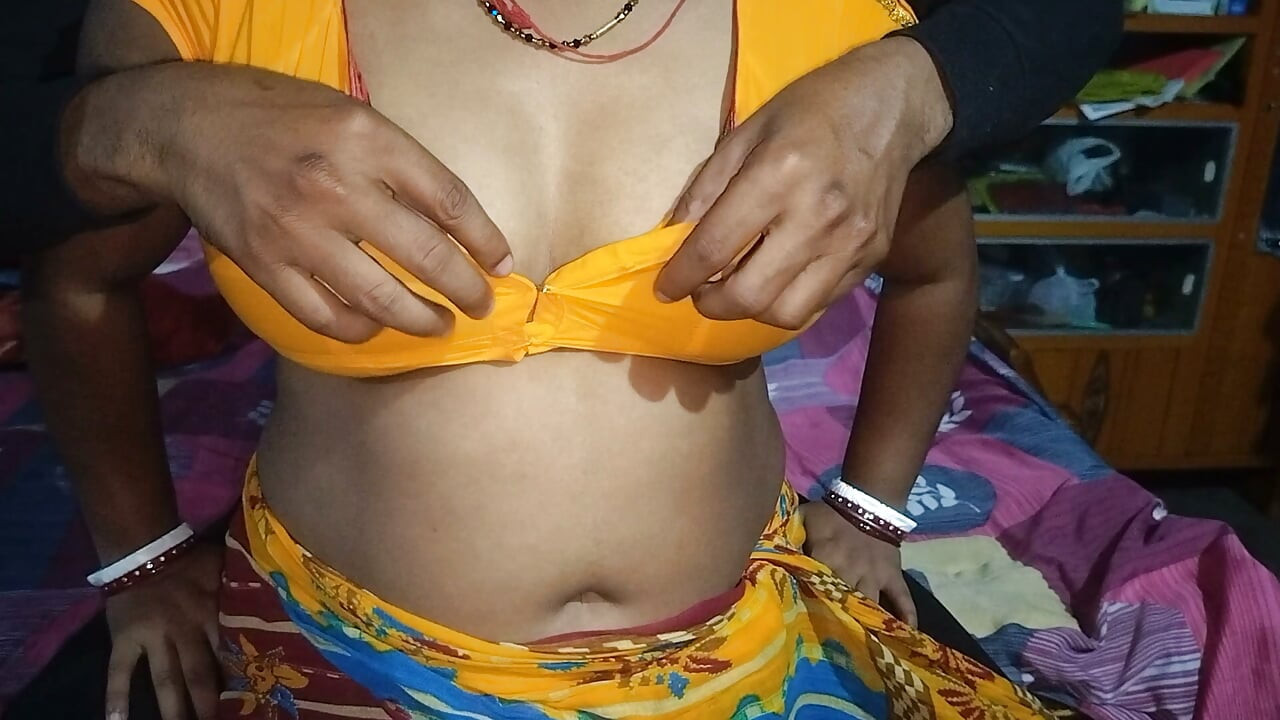 Pados wali ladki ka boobs massage Kiya