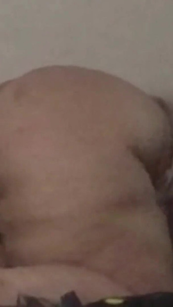 MILF dihidangkan dan mengongkeknya keluar dari kote hitam besar | Klip 1