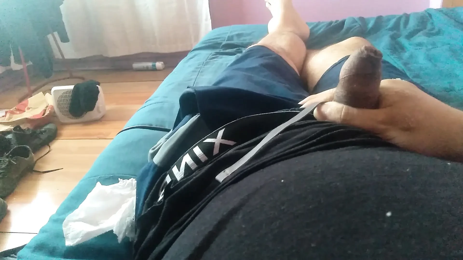 その壮大なペニスはオーラルセックスのためにあなたの口を必要とします