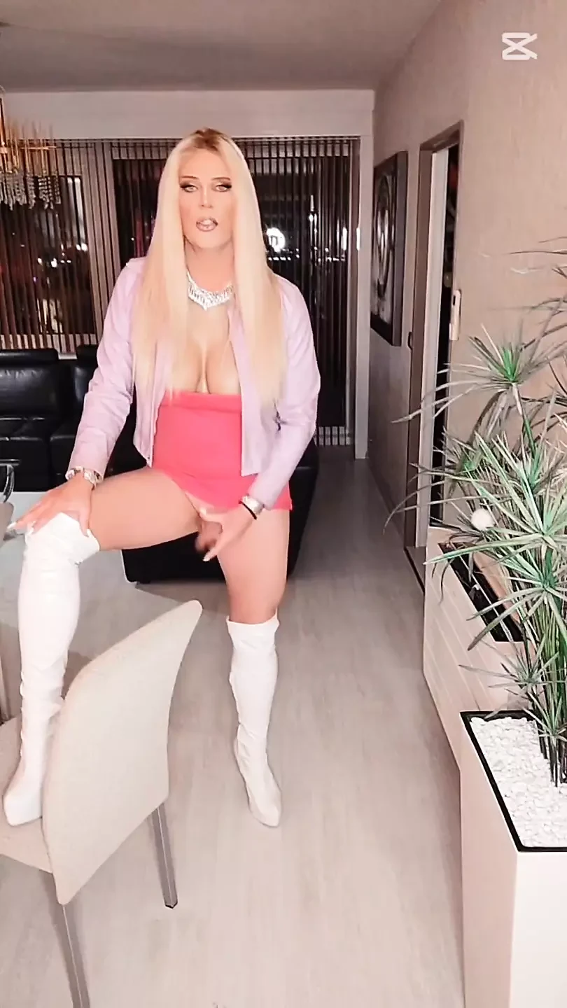 POV 2 meesteres leren outfits aaien en roken tot klaarkomen