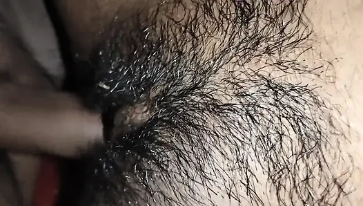 Desi Bhabhi'nin kıçı çok işte
