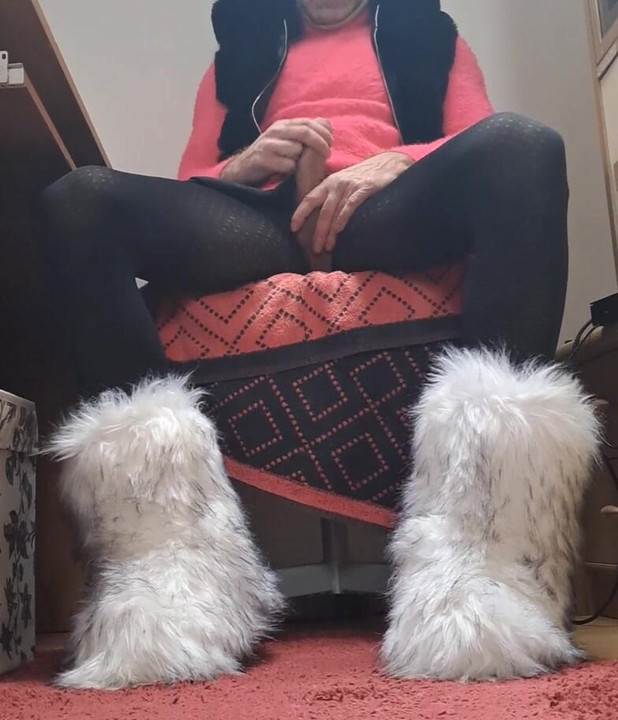 ถึงจุดสุดยอดในรองเท้าบูทขนสัตว์